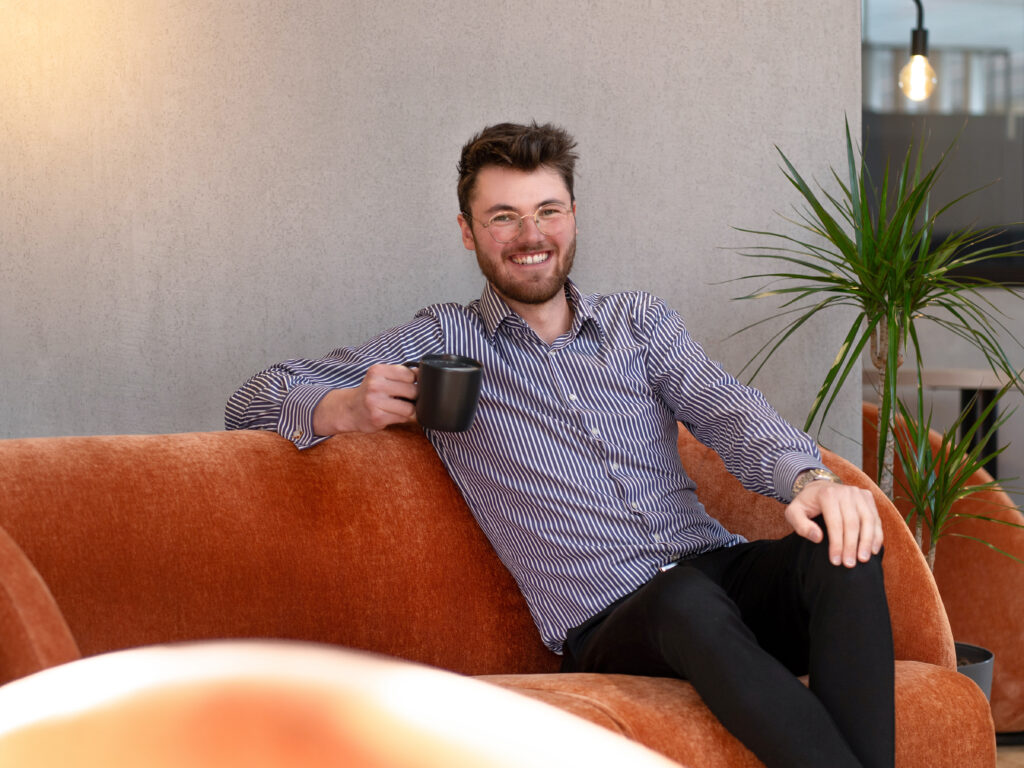 Persönlicher Service mit einem Kaffee in unserer Immobar