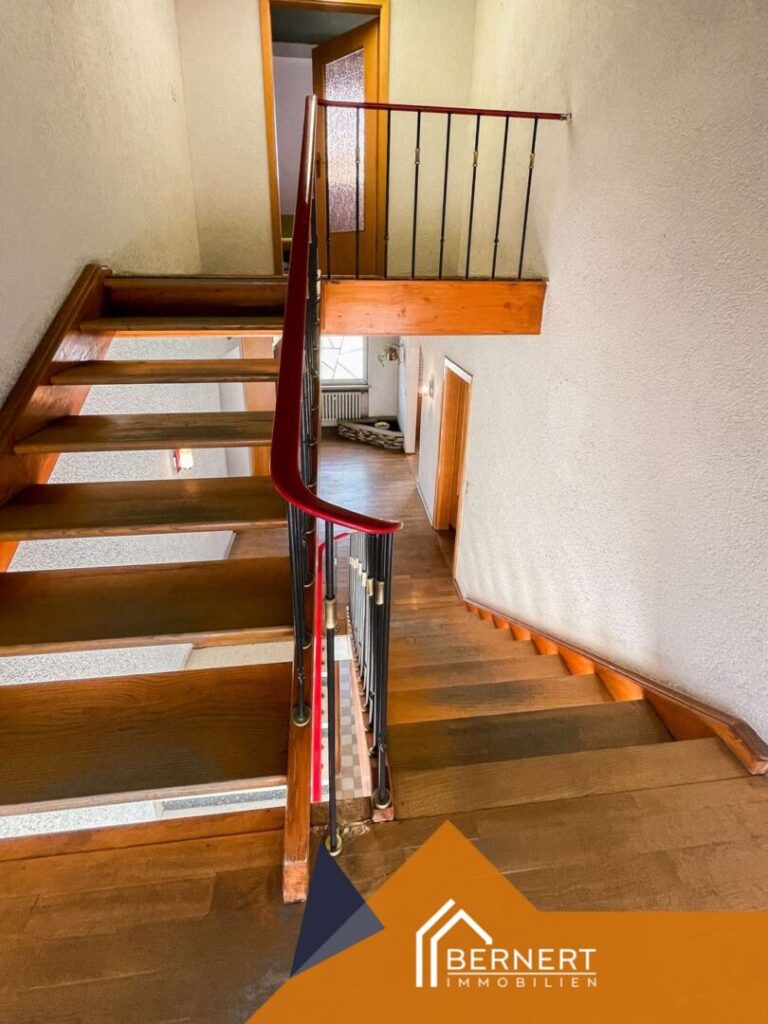 Wohnbereich Treppenaufgang 1OG / 2 OG